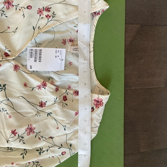 Brand NEW H&M floral print wrap dress - Picture 11 of 13